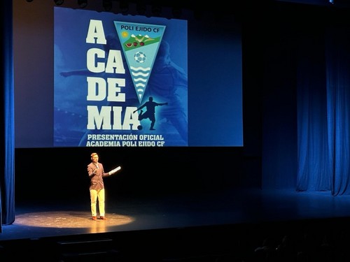 Alberto García fue el encargado de conducir la gala.