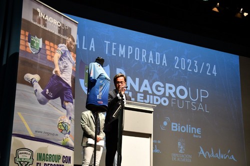 El alcalde de El Ejido, Francisco Góngora, no quiso perderse la gala.