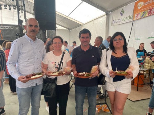 A la izquierda Patricio Prados, gerente de Logistica Codecar