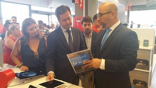 Luis Hernández afirmó ante los medios que el objetivo de Worten El Ejido es ofrecer 