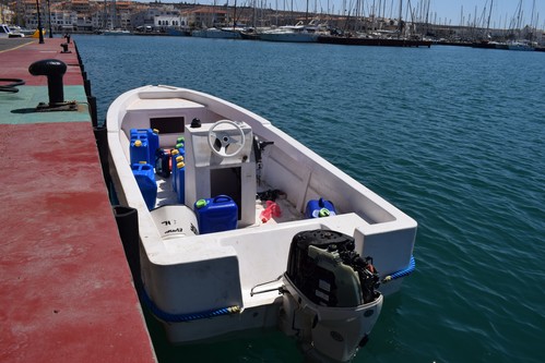 Llegada de una patera a la costa de Almerimar