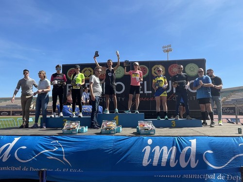 ARPA participa en la Media Maratón midiendo la tensión arterial de los corredores