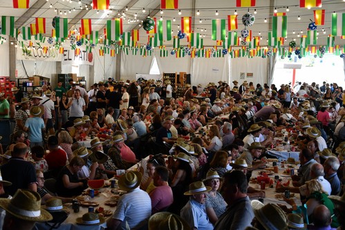 Miles de personas se citan en la degustación de huevos fritos con chorizo