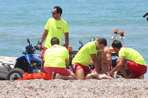 El simulacro de salvamento realizado por Protección Civil y Policía Local garantiza una respuesta eficaz de los efectivos en caso de emergencia