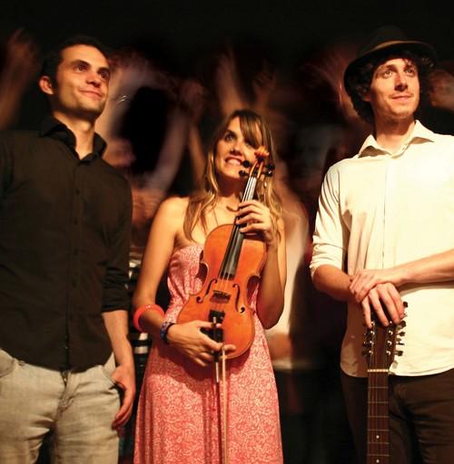 El XVII Ciclo de Conciertos en el Castillo de Guardias Viejas retoma su programación con música tradicional inglesa y boleros