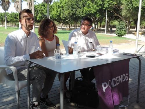 Podemos se presenta en El Ejido como un movimiento social que quiere “darle un lavado de cara a la política”