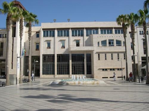 Dos minutos de silencio por la muerte de una vecina de El Ejido