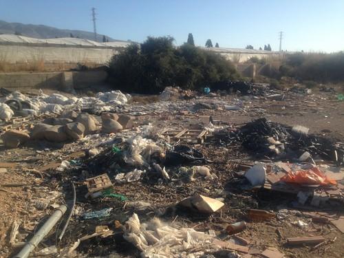 El PAL denuncia el abandono de la higiene rural de El Ejido