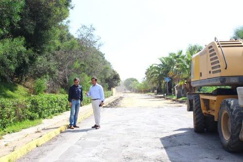 El Ayuntamiento de El Ejido realiza obras de mejora en la calle Alcor de Almerimar