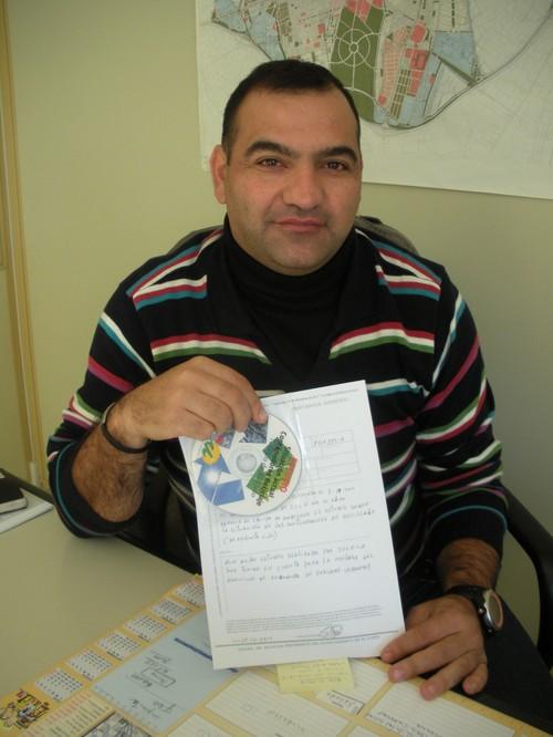 IU El Ejido reclama contenedores asequibles