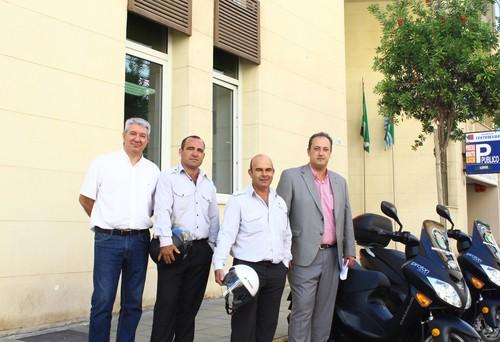 El servicio de notificaciones renueva su parque móvil con tres nuevas motocicletas ecológicas de bajo consumo, generando un ahorro del 70%