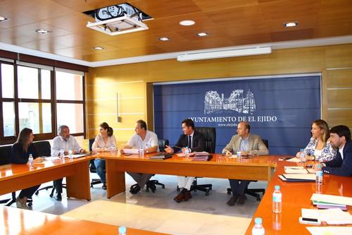 El gobierno local califica de lamentables las críticas del PSOE, que una vez más evidencian su obsesión por salir en la prensa