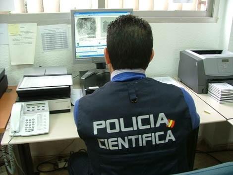Detenido el presunto autor de dos hurtos en establecimientos comerciales de Almería