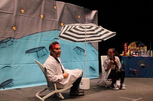 Más de 700 niños y niñas de Adra disfrutan de la obra ‘Misión Espacial’ dentro de la Semana de la Ciencia Divertida