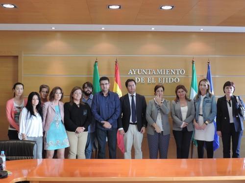 Personal interino y eventual del Hospital de Poniente teme el despido de más de 200 trabajadores por la posible contratación de opositores del Hospital inconcluso de Loja