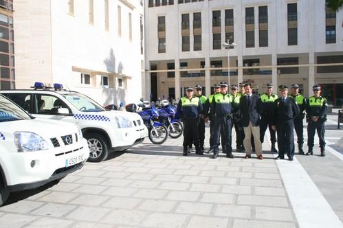 La Policía Local de El Ejido evita posibles actos delictivos tras detener a dos personas sobre las que pesaban órdenes de detención e ingreso en prisión