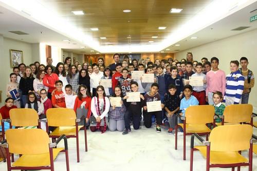Escolares del municipio conmemoran el ‘Día Internacional de los Derechos del Niño’ con la celebración de un pleno infantil
