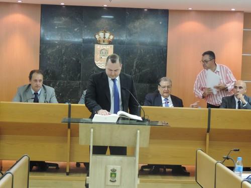 Amalia Payán y Alberto Fernández del Carpio toman posesión de su acta de concejales por el PAL