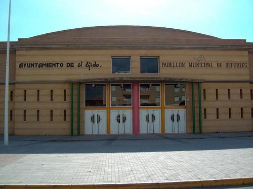 Padres e hijos dan la bienvenida a la Navidad con una gran fiesta en el Pabellón Municipal organizada por Participación Ciudadana