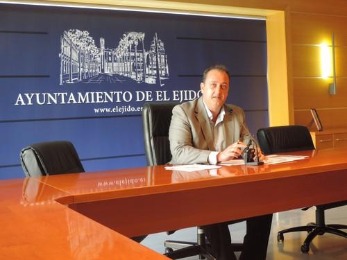 Rivera pide a la Junta que no ralentice la gestión de los fondos del programa Emple@ 30+ para poder hacer frente a las nóminas de los 84 empleados que se incorporaron el 1 de diciembre