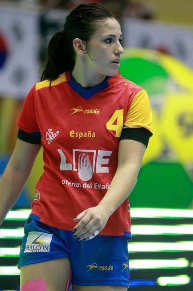La roquetera Carmen Martín elegida mejor extremo derecha del Europeo de balonmano