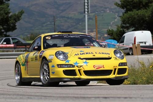 Manuel Maldonado en el podio del Grupo GT en el Campeonato de España de Montaña