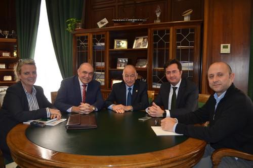 Encuentro entre Consistorio de El Ejido y Acuamed para analizar la evolución del proyecto para la construcción del túnel en la Balsa del Sapo