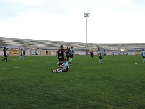 El CD El Ejido cierra el año con una dura derrota frente al Mancha Real