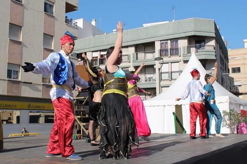 El musical ‘Aladdín’ llena la plaza abderitana Enrique Sierra Valenzuela en el día de la llegada de Los Reyes Magos