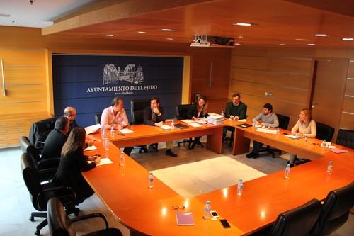 El gobierno local congela todos los impuestos, tasas y precios públicos para 2015