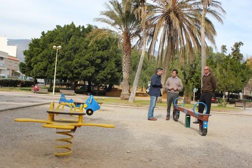 El Consistorio ejidense comienza la mejora de los parques infantiles de todo el municipio