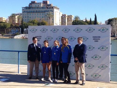 María Villegas, Abraham Sánchez y Beatriz Alcalde, oro en la II Regata de la Copa de Andalucía de remo
