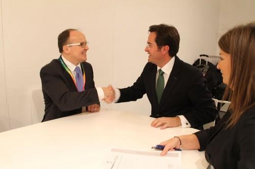 Ayuntamiento e Indigo DMC firman un acuerdo de colaboración para promocionar El Ejido en el mercado alemán, francófono y asiático