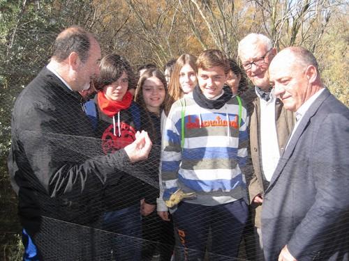 Estudiantes de Adra celebran el Día de los Humedales con el anillamiento de aves en la estación ornitológica de la Albufera