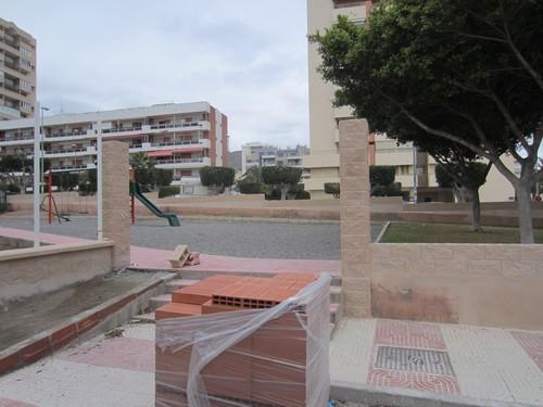 IU alerta de la posible pérdida del acceso libre y gratuito a las pistas deportivas de Aguadulce