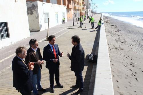 El Ayuntamiento de El Ejido trabaja para devolver a la normalidad las zonas afectadas por el temporal de viento