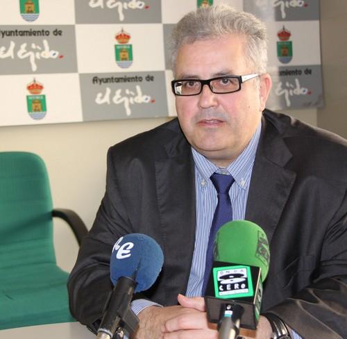 El PSOE de El Ejido reprocha al alcalde que bloquee el acceso a la información de la empresa DUE y de la residencia geriátrica