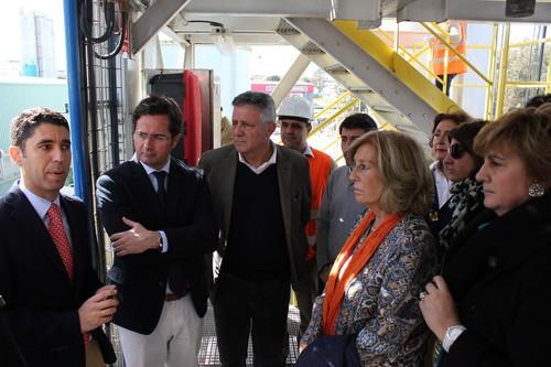 El alcalde acompaña a la Comisión de Medio Ambiente del Senado a la empresa Plastic Energy para conocer su proyecto de I+D de reconversión de plásticos en hidrocarburos