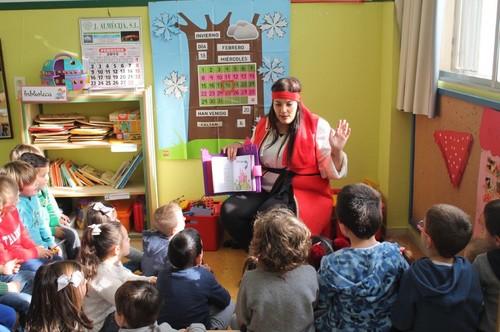 El IES Gaviota y el Ayuntamiento de Adra cuentan ‘Cuentos por la Igualdad’ en los centros de Primaria de la ciudad