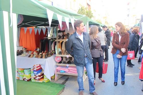 El mercado de saldos y oportunidades Mercastock lleva a la Plaza Mayor miles de artículos del comercio local a los mejores precios