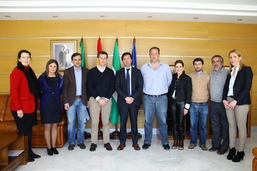 El presidente de la Xunta visita el Ayuntamiento de El Ejido