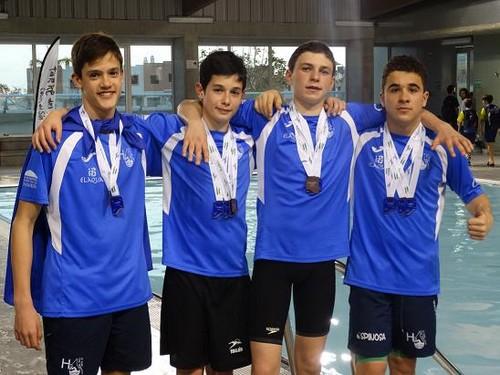 Una medalla de oro, cinco platas y dos bronces para el H2O en el Campeonato andaluz alevín