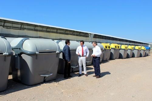 El Ayuntamiento renueva parte de los contenedores para la recogida de residuos sólidos urbanos, papel y cartón y envases ligeros