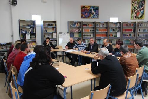 El Ayuntamiento de El Ejido se reúne con AMPAS y asociaciones de Las Norias para reforzar la presencia policial en el entorno escolar
