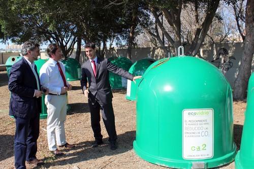 Ayuntamiento y Ecovidrio comienzan a instalar por todo el municipio los nuevos contenedores de recogida de vidrio tipo iglú
