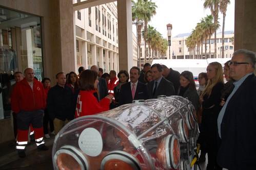 Cruz Roja acerca a ciudadanos y escolares de El Ejido sus Equipos de Respuesta Inmediata en Emergencias