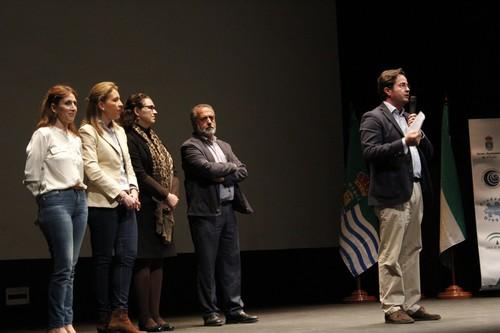 Cerca de 300 progenitores acuden a la clausura del primer y segundo trimestre de la Escuela de Padres en El Ejido