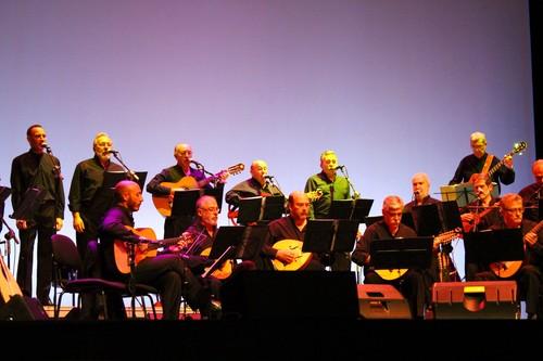 El grupo almeriense Almenara deleitó al público del Auditorio de El Ejido con los mejores sones latinos