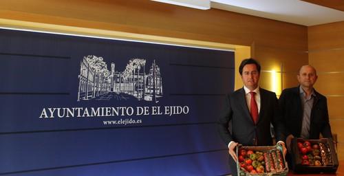 El Ayuntamiento de El Ejido invita a Chicote a que se desplace al municipio para conocer la realidad de su sistema productivo