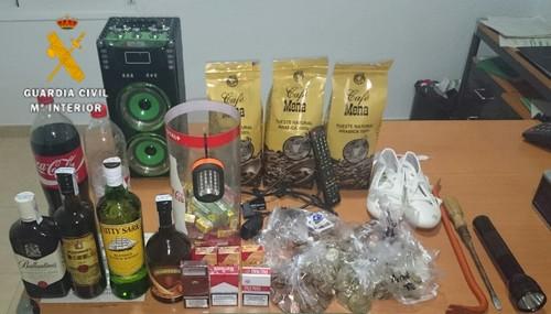 La Guardia Civil detiene a los autores del robo en un establecimiento de hostelería de El Ejido